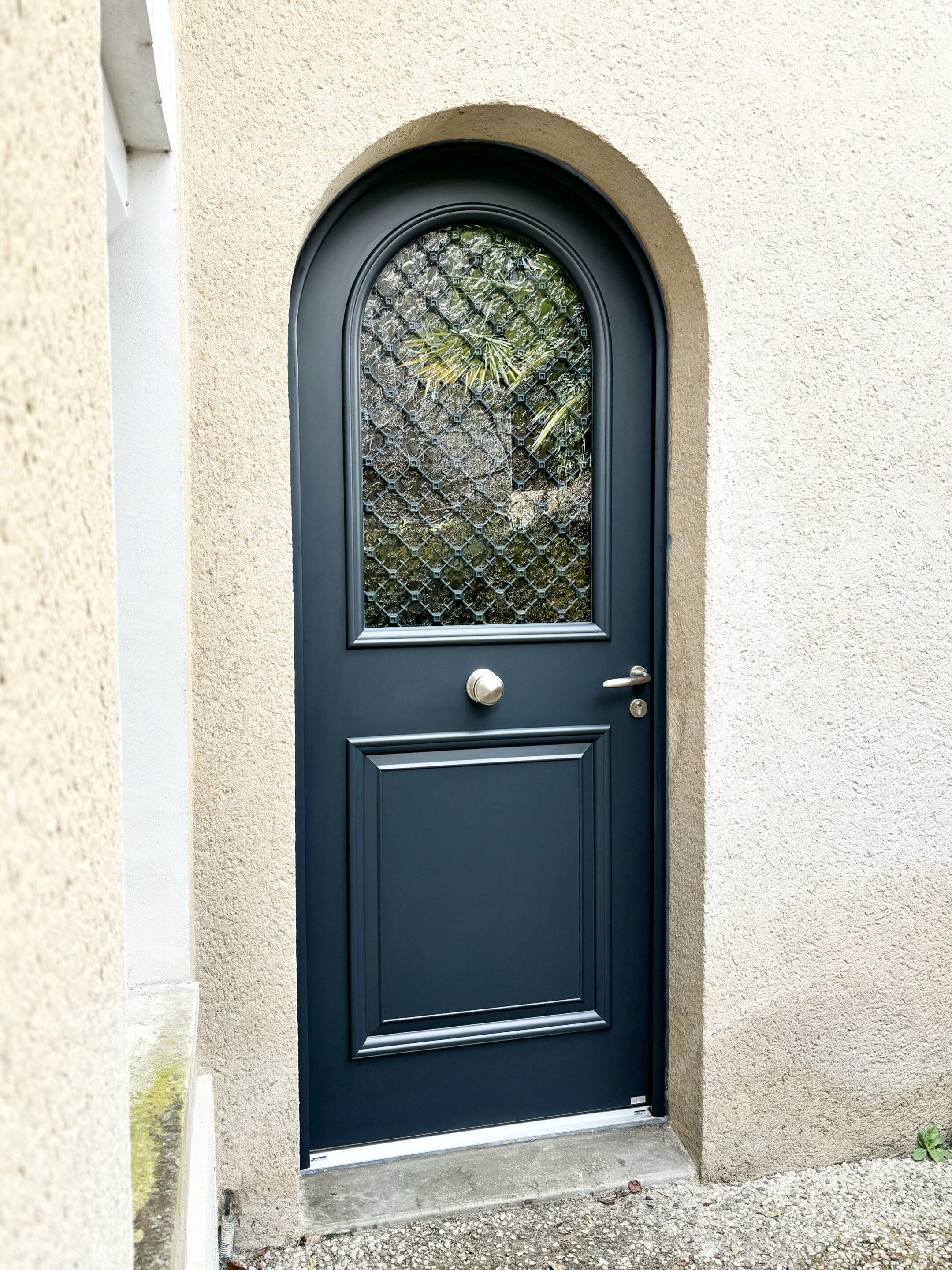 Porte cintrée à Tours